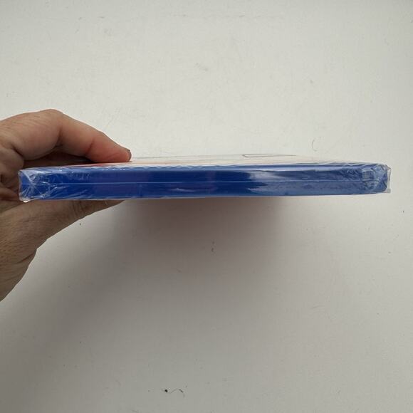 Disney Pixar The Incredibles Blu-ray + Digital HD Sealed Family Movie - Picture 3 of 3